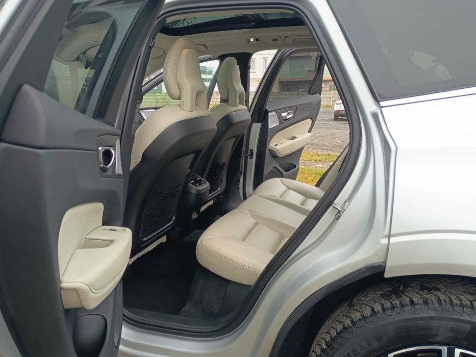 Volvo XC60 -D5-AWD R-BENZINA 250 Cp 2018 Automata Rate Cash Schimb