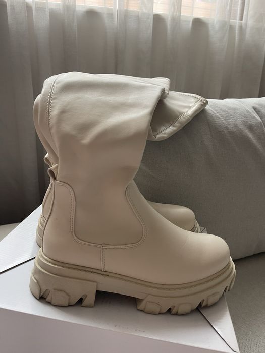 Дълги  Ботуши над коляното в светло екрю