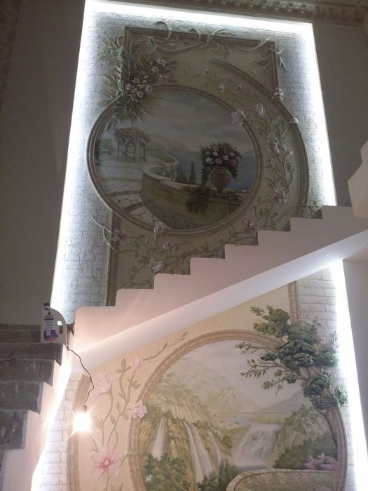 Художник  Барелиеф на стен