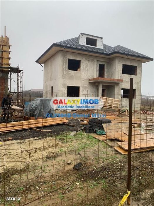 Proprietar-Casa P+1+M-5 camere\/3bai- Teren 500mp Vis-a-vis  PADURE