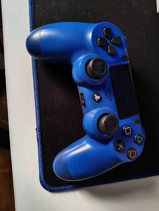 Продаю геймпад от PS4 (Dualshock 4)