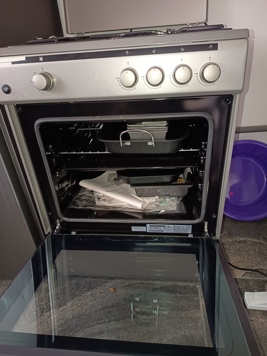 Aragaz HEINNER cu 4 ochiuri