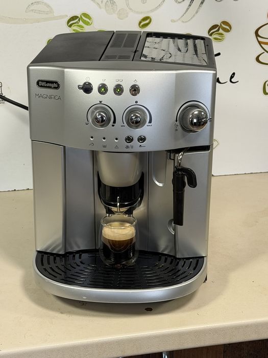 Кафемашина кафе автомат delonghi magnifica с гаранция