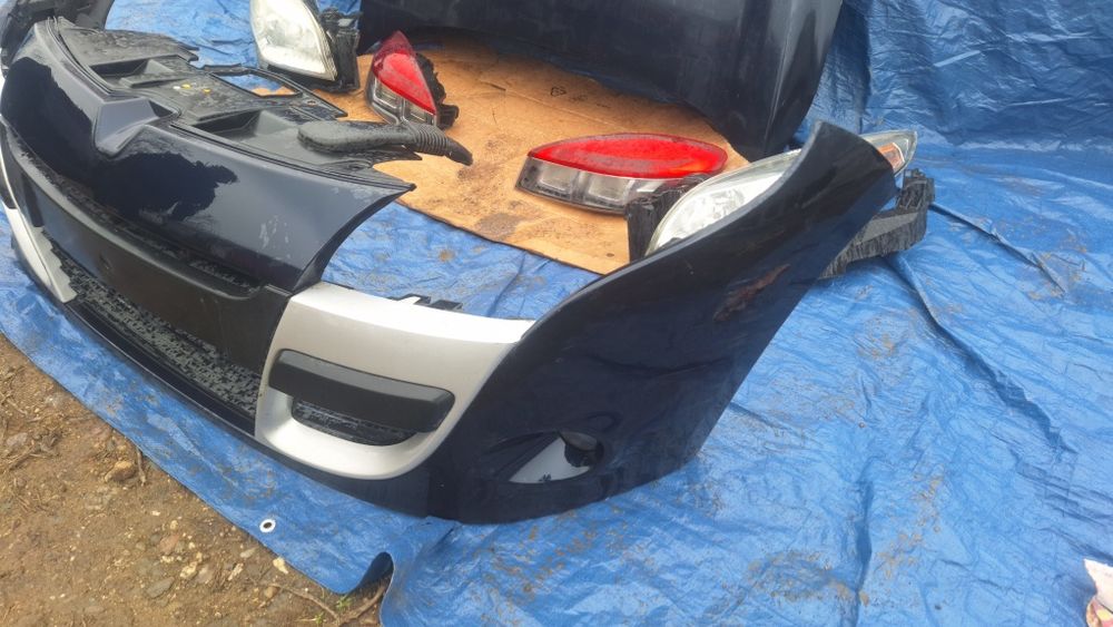 Bara fata capota faruri triple tragar renault megane 3 bara spate trip