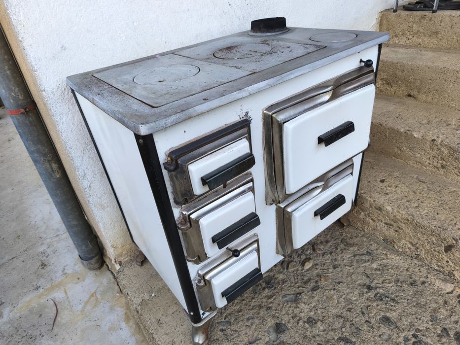 Стара печка на дърва