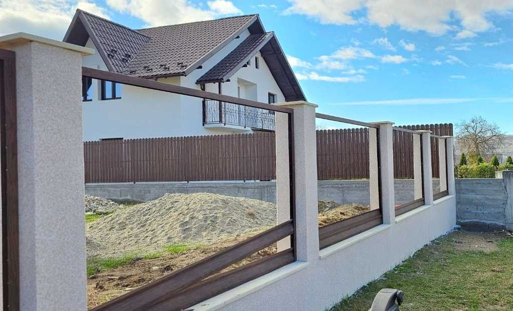 Garduri si porti din panouri stil jaluzele si alte modele disponibile