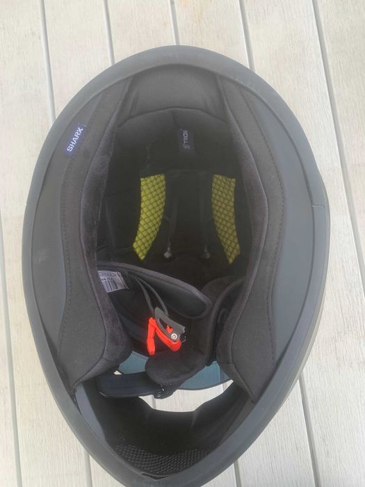 Продавам Каска за мотор Shark