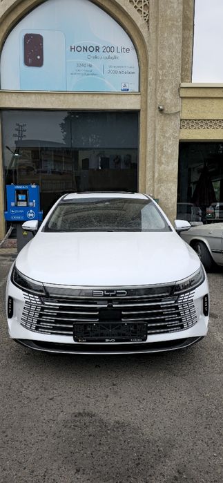 Бизнес класс такси Byd Chazor