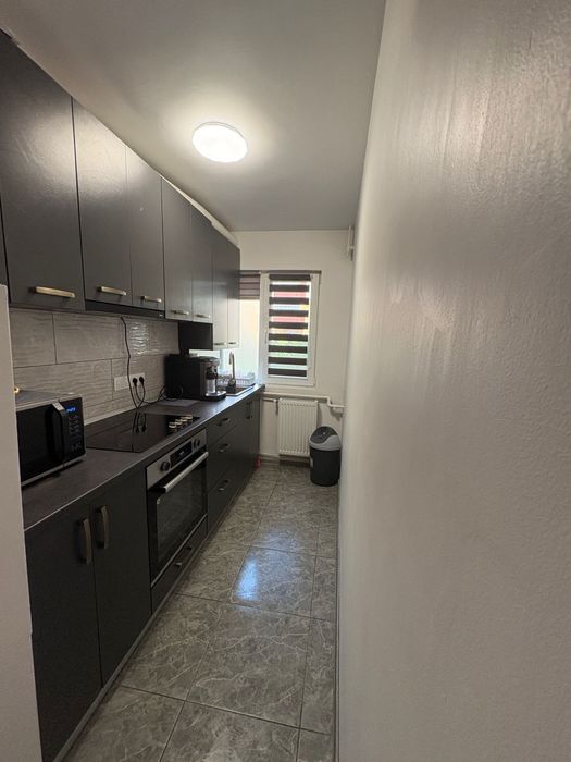 Vand apartament 3 camere 58m2 renovst la chiei