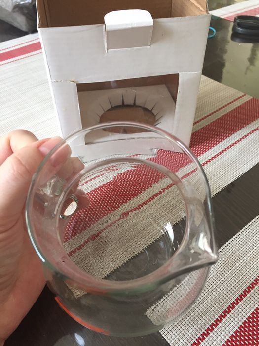 Молочник от киндер стекло