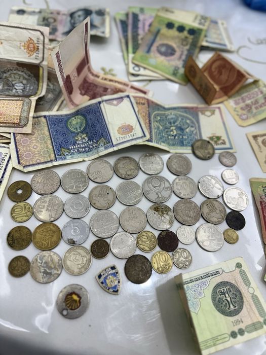 Советские монеты монеты арабских стран бумажные деньги Узбекистан