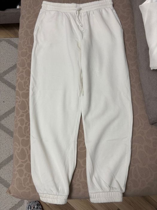 Дамски спортен комплект зара