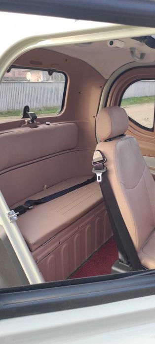 Vând mașină electrică RDB Q7 viteză 25 km/h fără permis de conducere