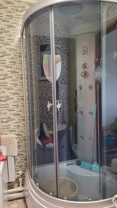 Душевая кабина с поддоном