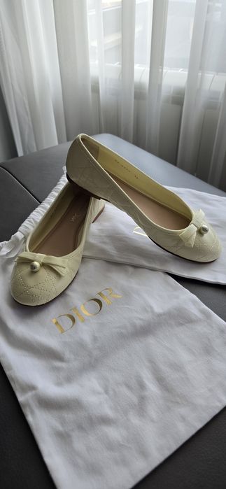 Оригинални дамски пантофки марка DIOR !