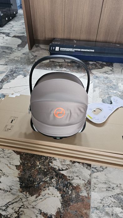 Столче с База за кола Cybex Gold
Cloud G i-Size