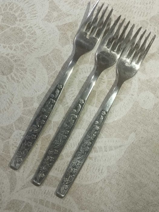 Вилки ножи столовые