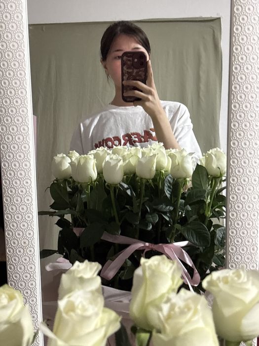 гигант коробка с белые розы
