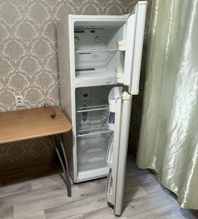 Продам холодельник LC в отличном состояние