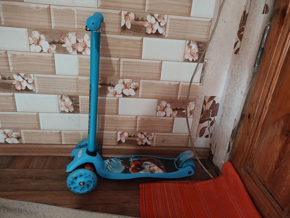 Самокат детский новый