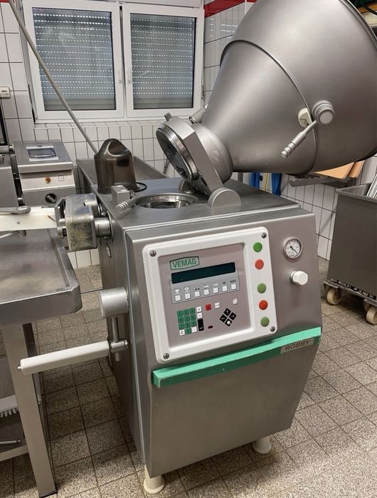 Malaxor carne clipsator sprit cu imperechere sprit hidraulic handtmann