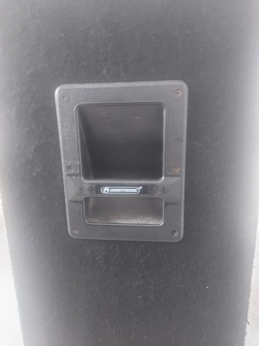 Vând sau schimb cu boxe active pe 15..sau akai  cu diferența..