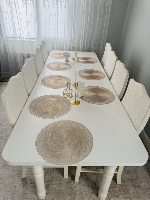 Стол тулья и диван