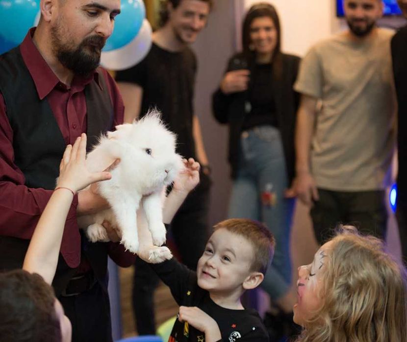 Magician petreceri copii si botez Tg Jiu Gorj