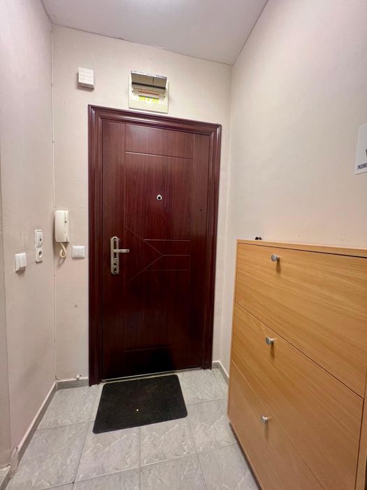 Дава се под наем Тристаен апартамент в Бургас, Лазур - 1111551 кв.м за 300 € - Снимка #2