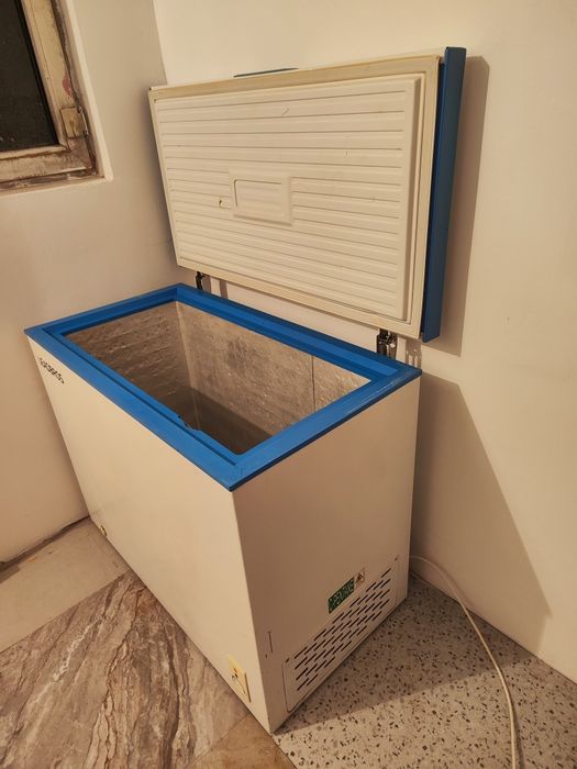 Продам морозильную камеру
