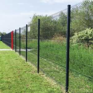 Vand garduri moderne din plasa bordurata sipca metalica fier lemn