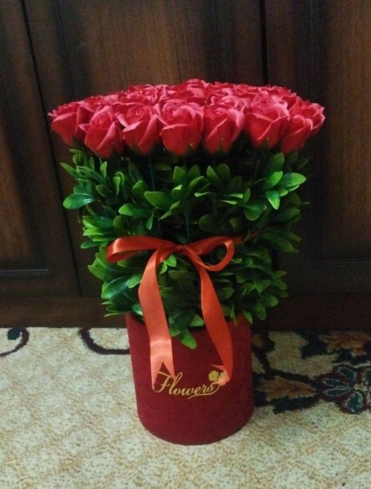 Sovunli gullar qoʻl mehnati