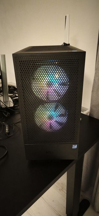 Vând unitate fără placă video! Nu vând pe bucăți