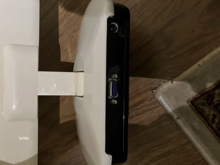 Мониторы 2 шт рабочие DEL и AOC