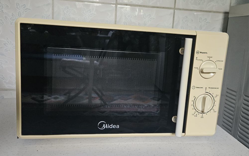 Микроволновка бу Midea