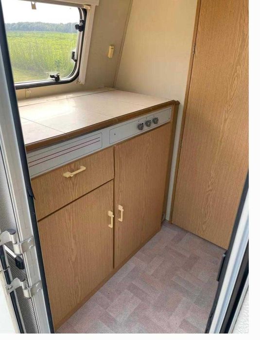 Rulotă/ caravana  kip cu panou solar foarte bine întreținută