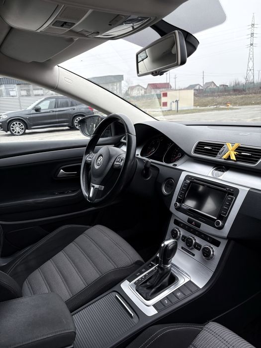 Volkswagen Passat CC Masina este intretinuta si echipata foarte bine .