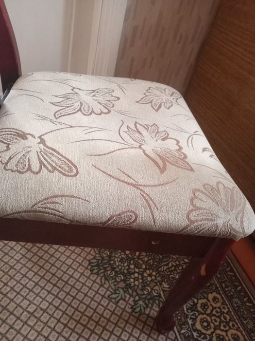 Продам стул деревянный