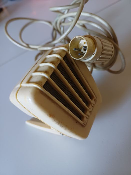 Microfoane 4 bucati 1 pentru voce-Akai, 1 pentru instrumente plus 2