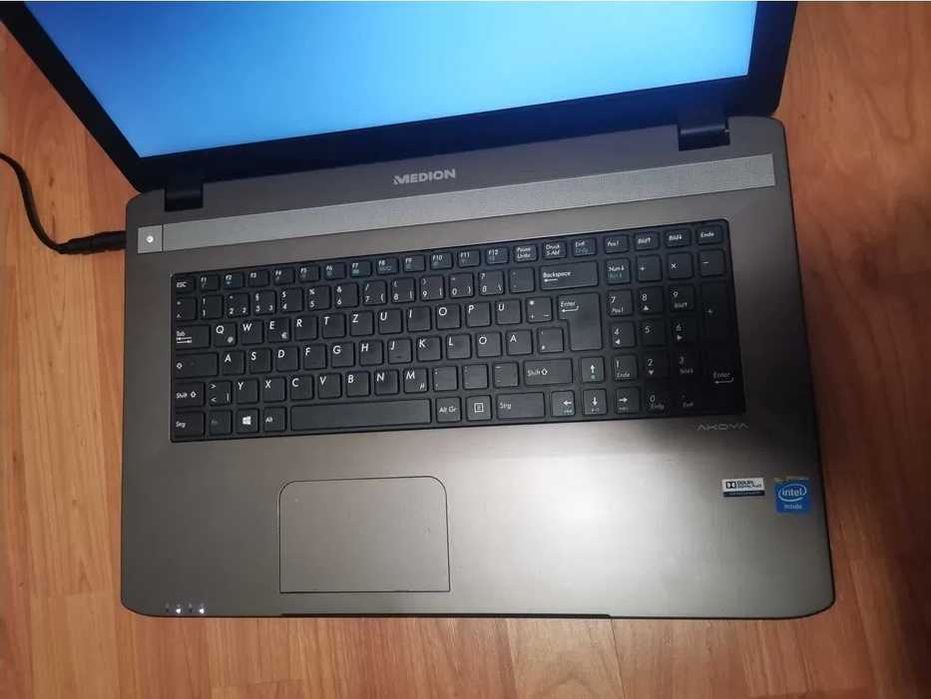 Vand Medion Akoya E7225 display 17" , procesor quad-core N2930