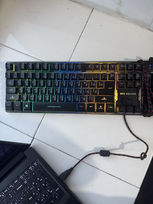 Red square клавиатруа с RGB подсветской