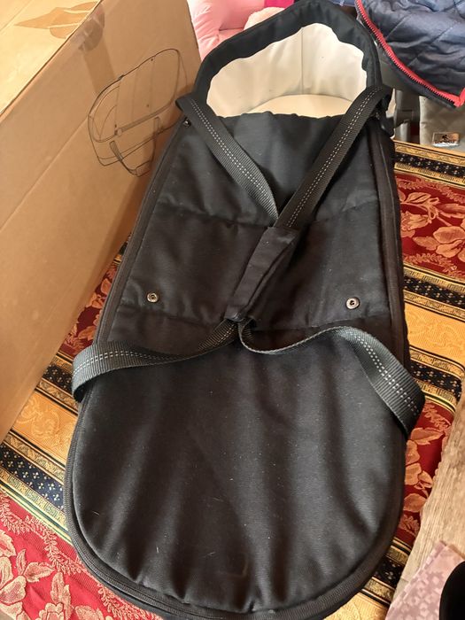 Cybex Cocoson S лек кош за новородено