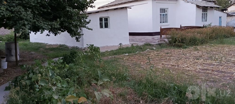 Hovli uy sotuladi