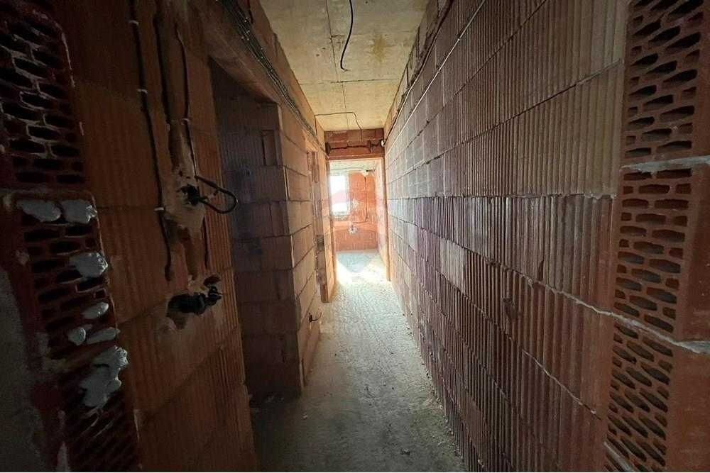 Продава се Тристаен апартамент в Шумен, Пазара - 75 кв.м за 1186 €/кв.м - Снимка #6