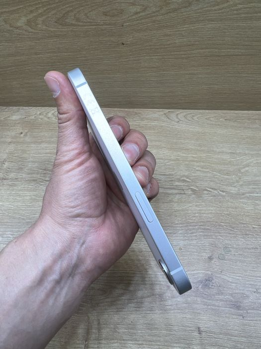 iPhone 16E Alb 100% battery life
