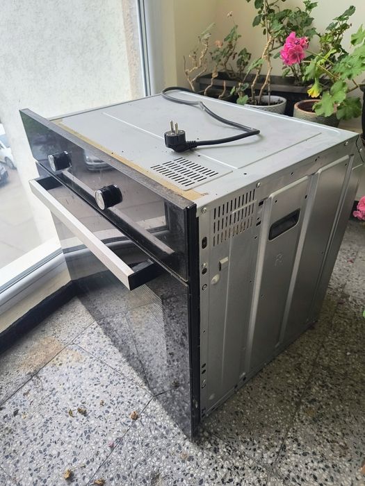 Продавам фурна за вграждане ВЕКО