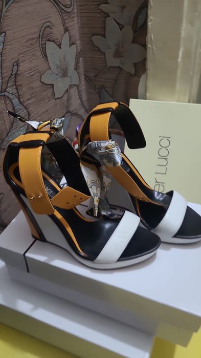 Женская обувь 37 размер