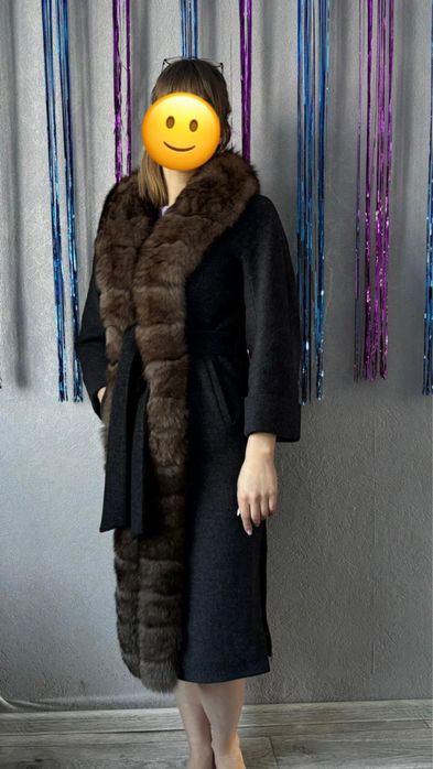 Пальто зимнее (шерсть, песец)