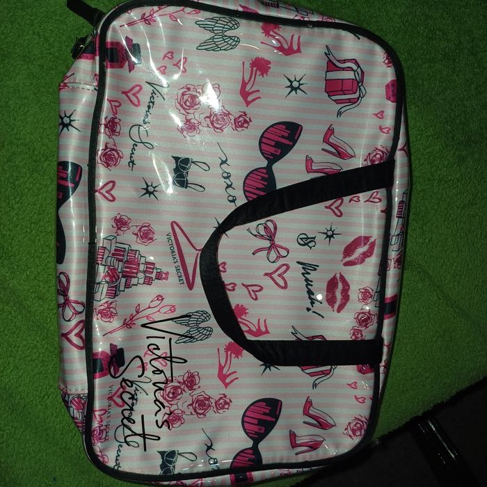 Victoria's Secrets несесер, козметична чантичка