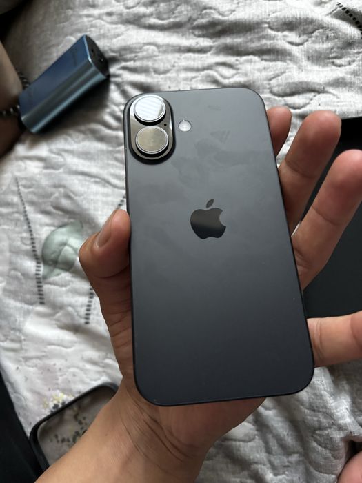 Продам IPhone 16